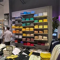 ۸۰متر(۵۶مترکفی بعلاوه۳۰ متر بالکن)براصلی درب پاساژ