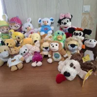 تعدادی عروسک پولیشی  کوچک وماشین
