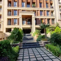 بلوار-فردوس-68-متر-2-خواب-رو-ب-نما-10-سال-ساخت