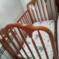 تخت کودک چوبی کشودار و تشک۷۰۰۰۰۰۰وجارو شارژی۷۰۰۰۰۰
