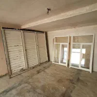 دوتا پنجره یک درب