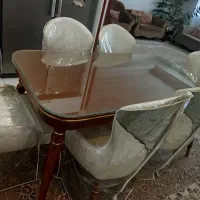 میز نهارخوری ۶نفره در حد نو اصلا استفاده نشده