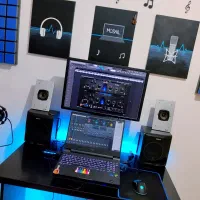 استودیو ضبط و میکس وکال خواننده و رپر . قیمت مناسب