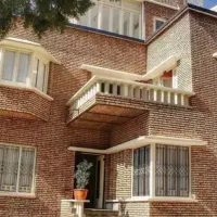 ویلای مناسب سکونت ساخت۲۳۰متر زمین ۳۳۰متر بنا