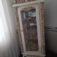 گنجه خوب فقط یکم پایه ش ترک داره