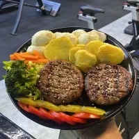 نیرو اقا برای کار در بوفه باشگاه