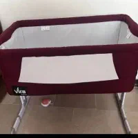 تخت کنار مادر