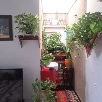 فروش-ویلایی-دوخوابه-دربه-ساختمان-شیشه-گری