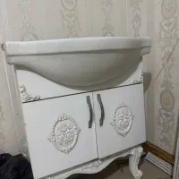 روشویی و اینه