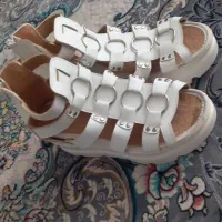 صندل سفید کاملا نو یکبار استفاده شده