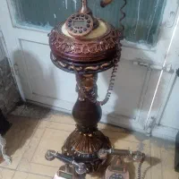 تلفن قدیمی با پایه