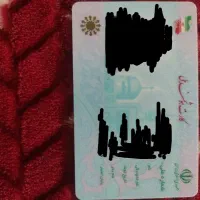 یک عدد کیف مردانه به رنگ عسلی باکل مدارک گم کردم