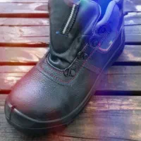 پوتین کار پنجه فولادی