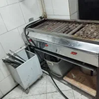 تعدادی وسایل کبابی و فست فود