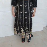 تعدادی پوشاک به فروش می رسد
