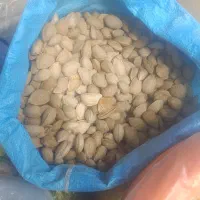 بادام سنگی و محب و کاغذی و منقا