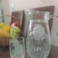 پارچ و یک لیوان