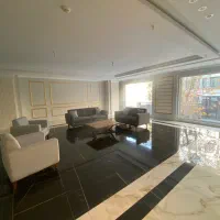 قبا/قلهک۱۳۰متر۳خواب/روبه افتاب//روفگاردن زیبا