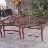 تخت آهنی