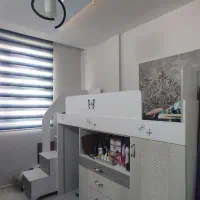 تخت دوطبقه و میز تحریر