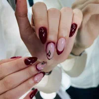 آموزش ناخن وخدمات ناخن و اجاره لاین