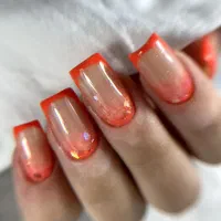 آموزش و خدمات کاشت ناخن