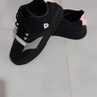 کتونی هدیه داده میشه