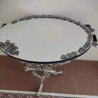 آینه به همراه میز