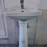 روشویی و شیر