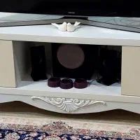 میز تلویزیون سفید