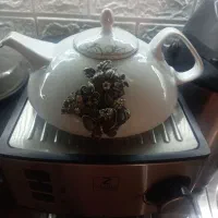 چند عدد قوری شیک و آبلیمو خوری قدیمی گلسرخی