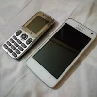 ۴ عدد گوشی هواوی  ایفون 5s نوکیا 6700c گلد