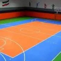 بازیکن فوتسال با اخلاق در محیطی دوستانه