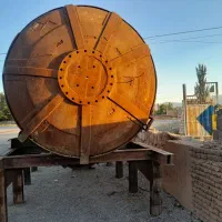 لوله مانیسمان قطر ۲ونیم متر درطول ۵ متر و شاسی قوی