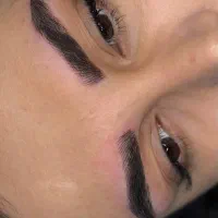 ابروهات کم‌پشته قرینه نیست این آگهی برای توئه