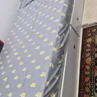 تختخواب جوان در حد نو با تشک