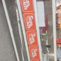 ویترین شیشه ای