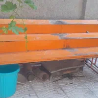 قفسه پلکانی و ایستاده و کاسه شیشه ای
