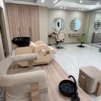 اجاره میز ناخن در سالن زیبایی