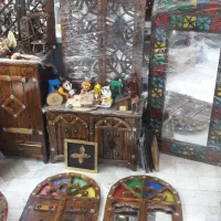 اینه پنجره زیر سماوری چوبی سنتی