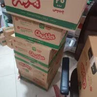 تعدادی کارتن بزرگ