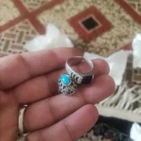 جمعا۱۴گرم شامل دوانگشتر ،ویک انگشترفیروزه شکسته