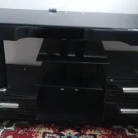میز تلویزیون دارای 3کشو شیشه مشکی