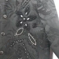 مانتو کار دست یک بار پوشیده شده