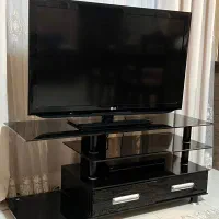 میز تلویزیون شیشه ای