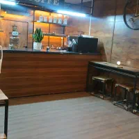 نیازمند باریستا خانم در کافه
