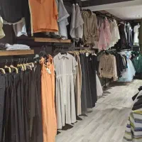 دونفر فروشنده خانم با روابط عمومی بالا
