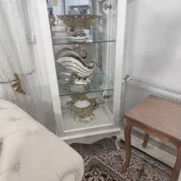 گنجه با لوازم تمیز و سالم