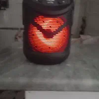 یک عدد اسپیکر رم خور فلش خور با کارتن وسیم شارژ