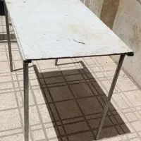 میز آهنی